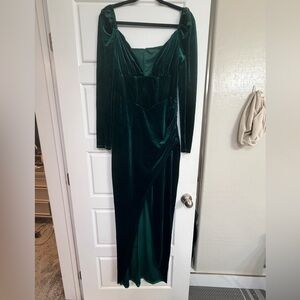Fashion Nova Deep Green Velvet Long Sleeve Dress
